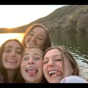 Meet your Posher, Olivia